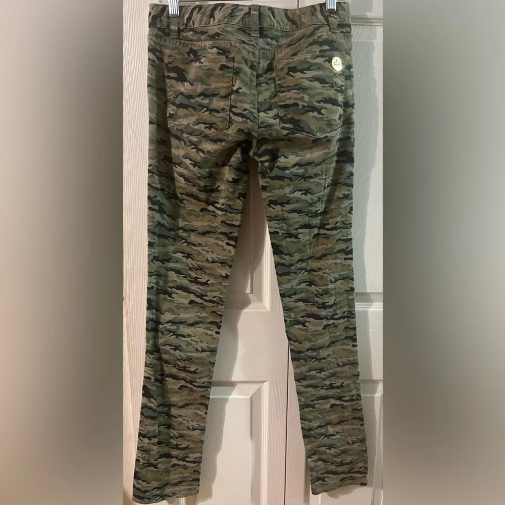 Tory Burch Straight Leg Jeans Camo Print Tory Burch Logo Size 28 EUC